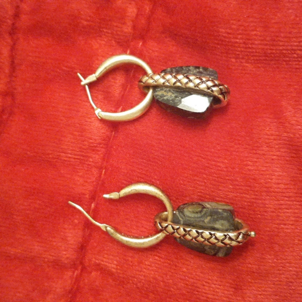 Green Dangling Stone Earrings - image 4